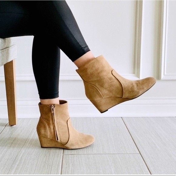 ANTONIO MELANI Shoes - Antonio Melani Tan Suede Leather Wedge Bootie Womens size 7 Zipper Closure